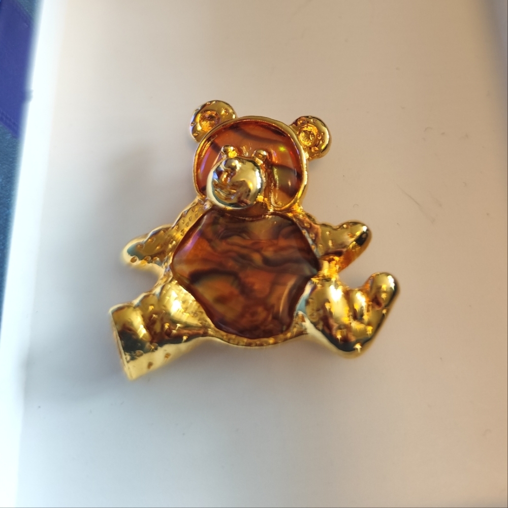 3/$30💜Vintage gold tone bear brooch by Duri